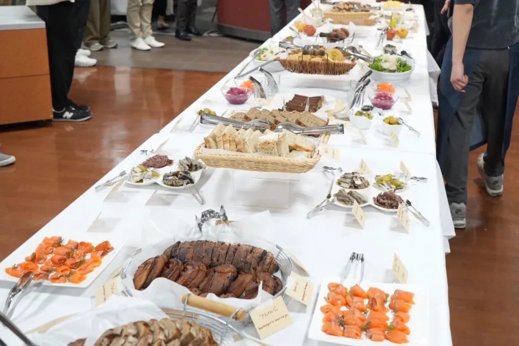 参加された方々が焼いた様々なロブロ