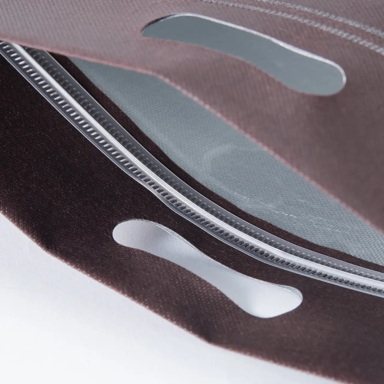 カラークールチャックシール小判抜 LC628 大 ダークブラウン 200