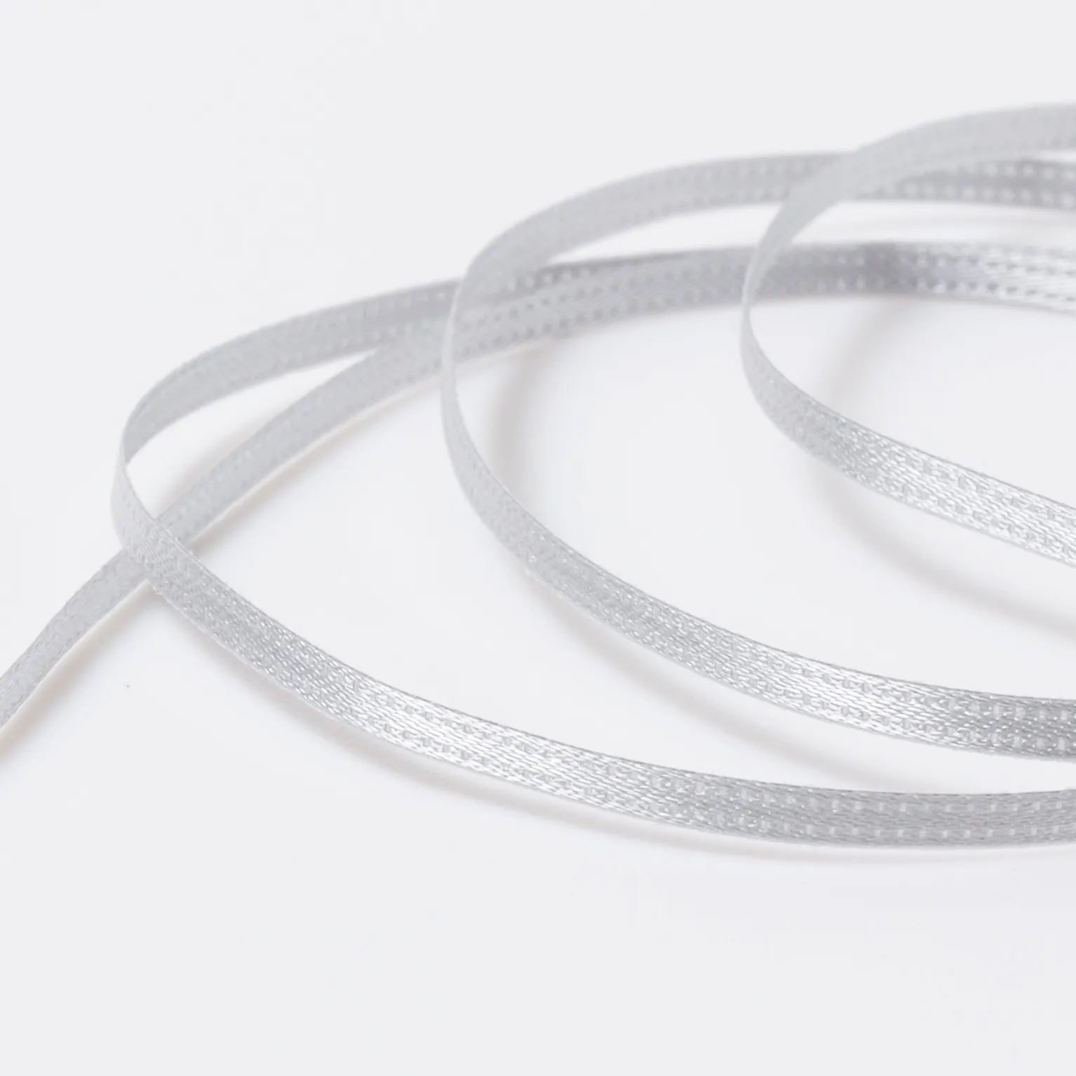 DSサテン(3mm) ライトグレー #145 1