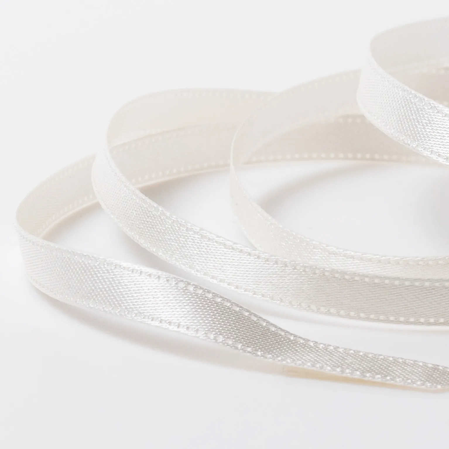 DSサテン(6mm) オフホワイト #242 1