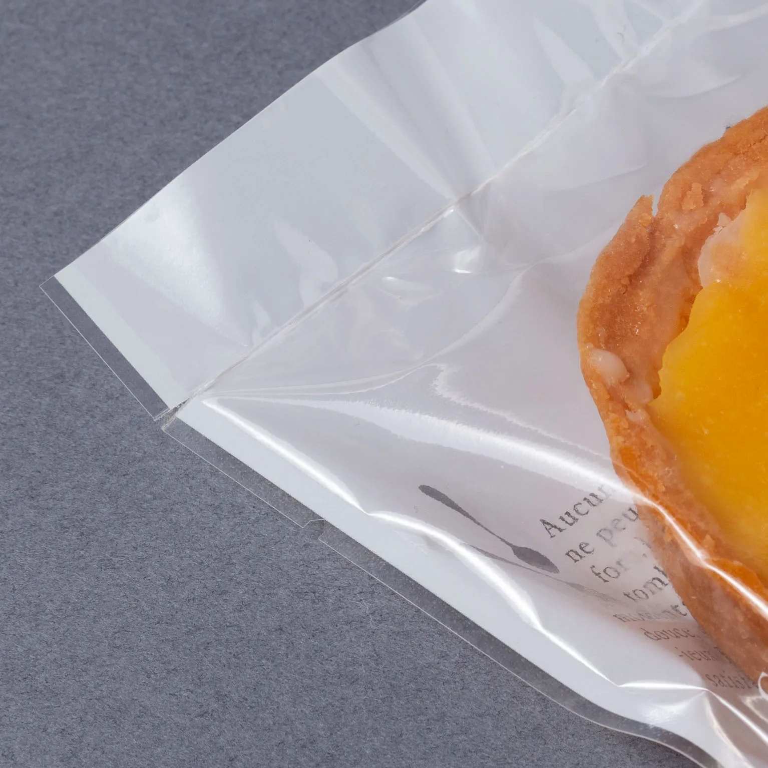 Z-134-1 仏語＆ツール柄(中) 白 500