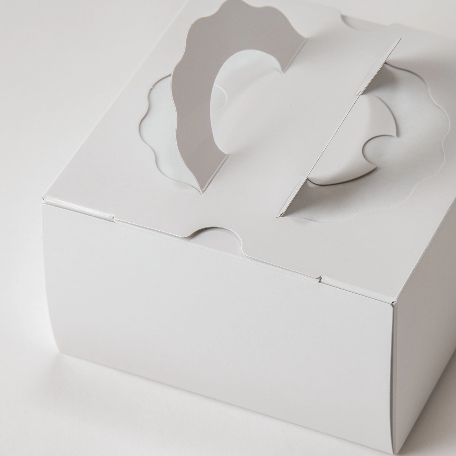 ガトー・白無地 4寸 50