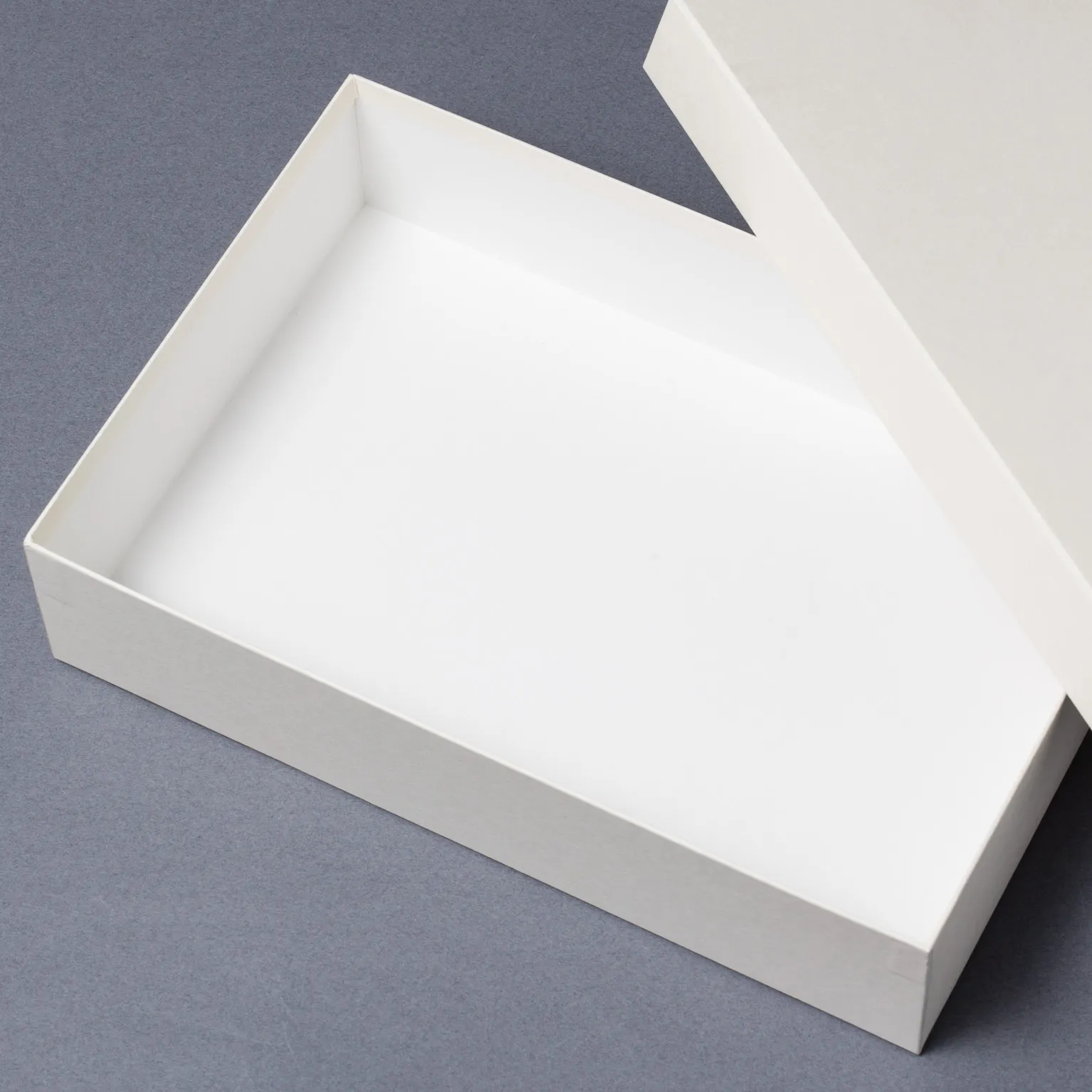 1253ベーシックフェザーギフトケース ホワイト(M) 50