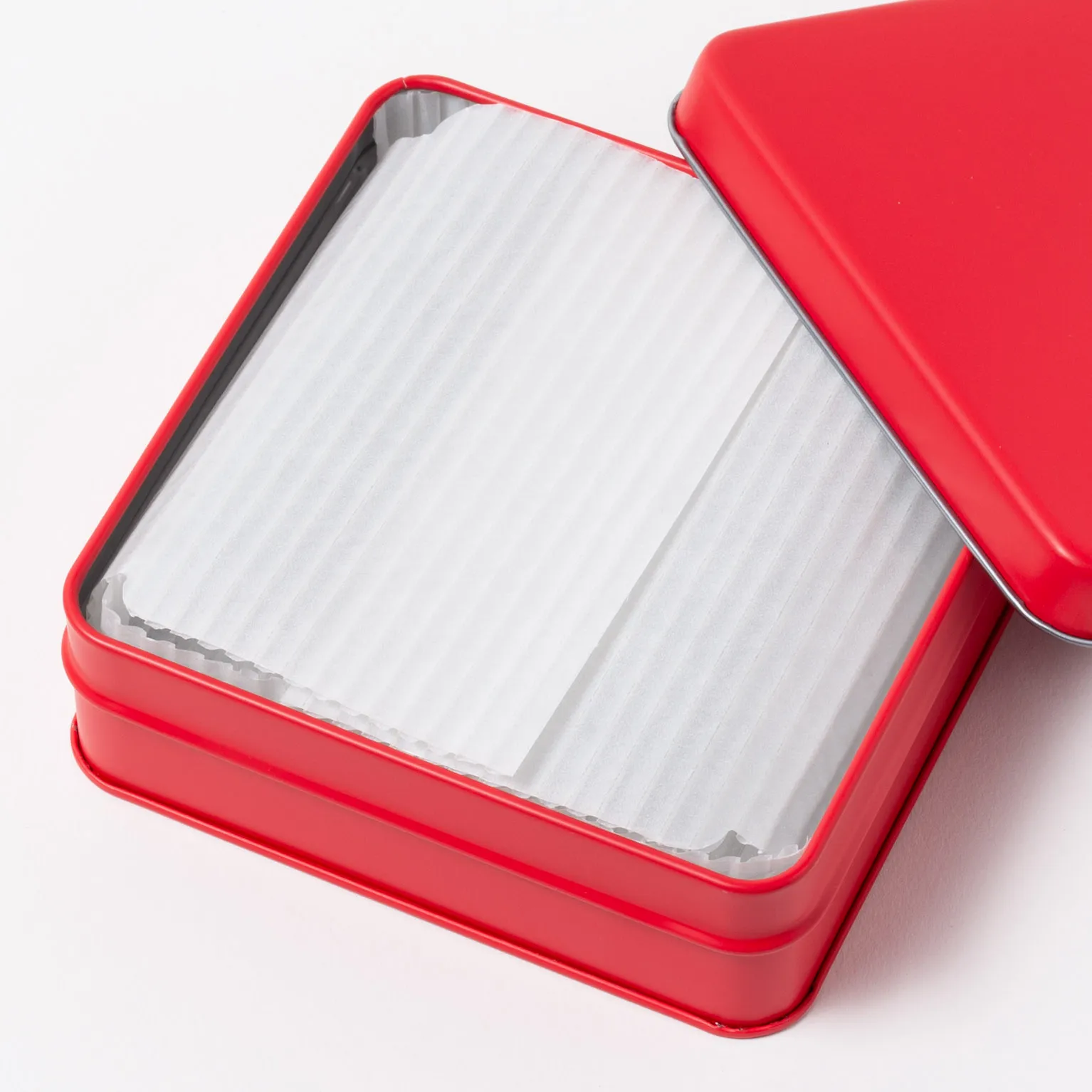 スクエア缶 ストロベリーレッド 60