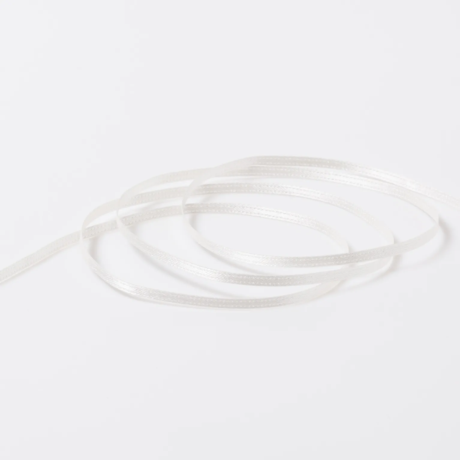 DSサテン(3mm) オフホワイト #242 1