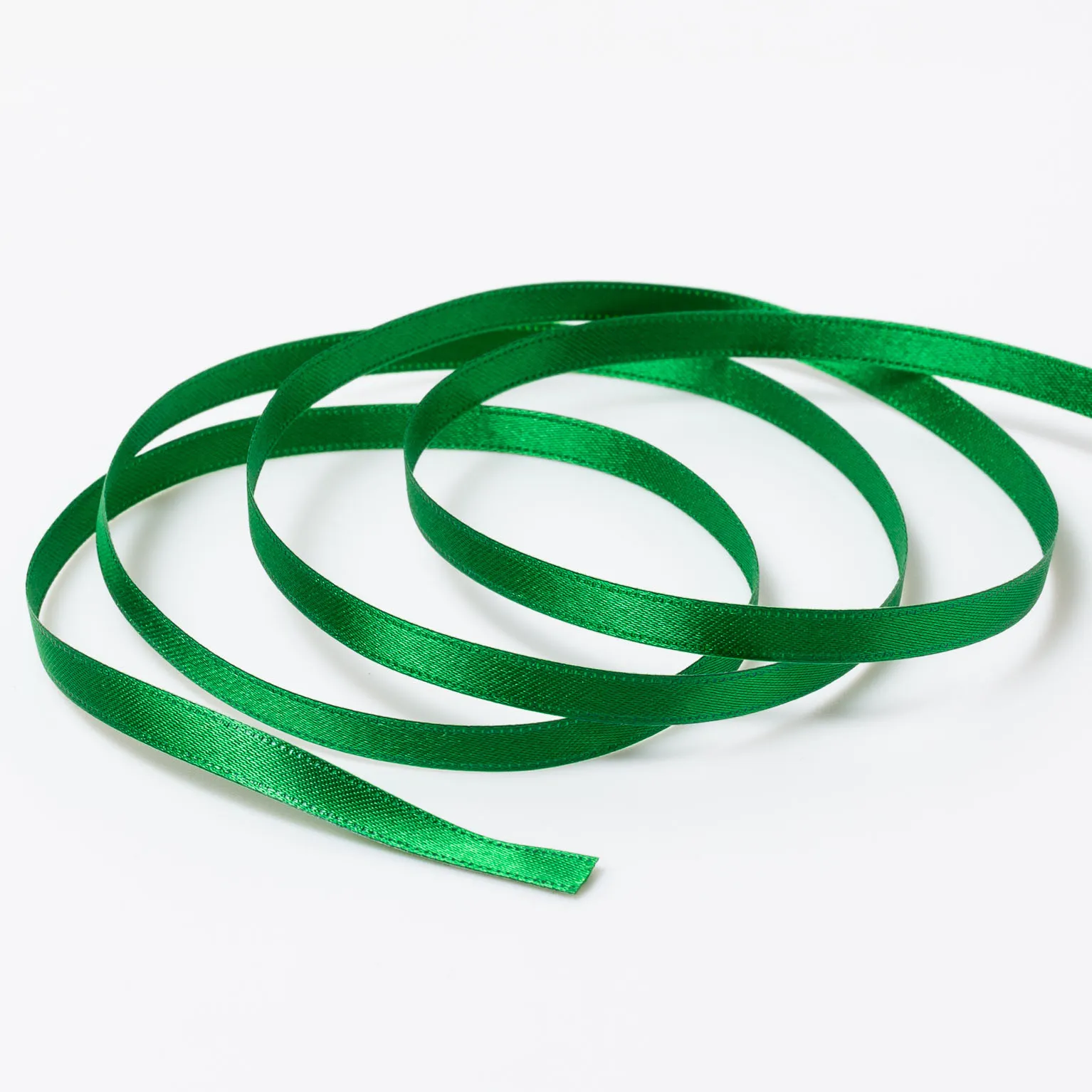 DSサテン(6mm) エメラルド #27 1