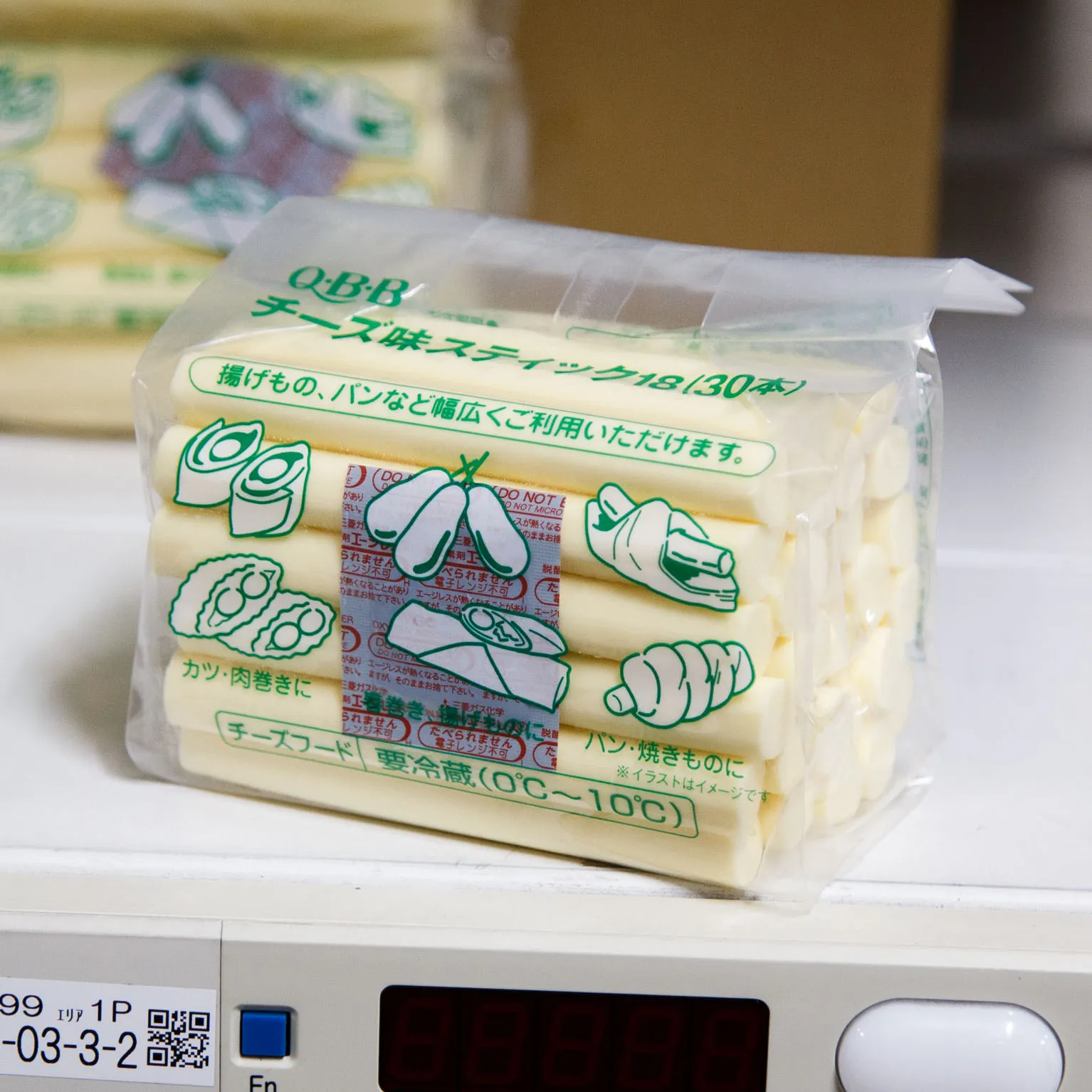 QBB チーズ味スティック18(30本入) 540