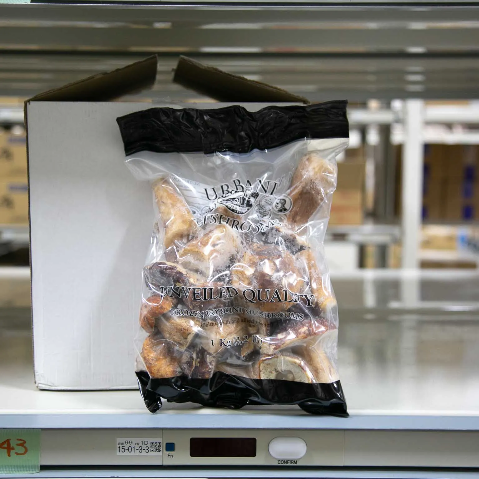 ウルバーニ  冷凍ポルチーニ ホール 1